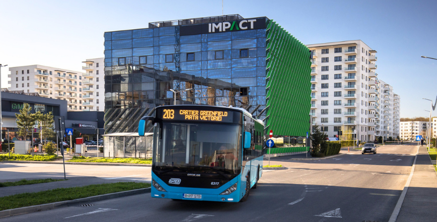 Linia STB 203 leagă Greenfield Băneasa de Piața Victoriei și de metrou